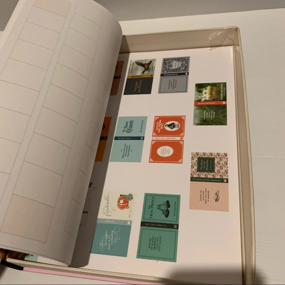 My Miniature Library - 30 Tiny Books, to Make, Read and Treasure. - Picture 3 of 16